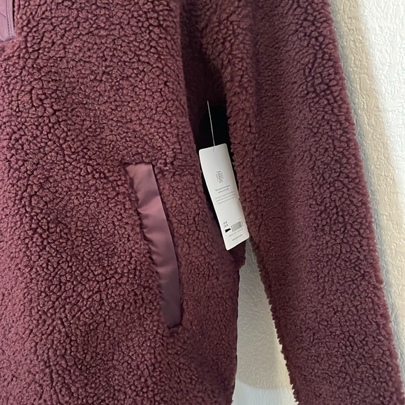 NWT Athleta Cozy Sherpa Snap Sweatshirt Oversized Burgundy Wine Purple M - Picture 3 of 7